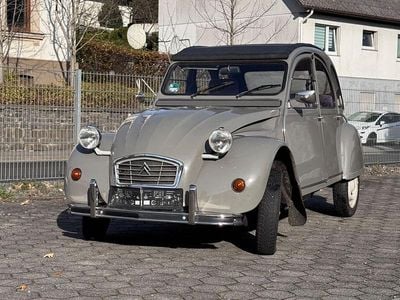 Grau Gebraucht 1986 Citroën 2CV Limousine | 11.299 €