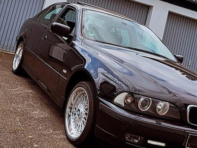 BMW 528