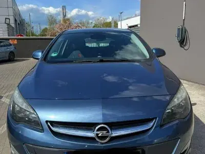 Gebraucht Opel Astra 120 PS (88 kW) 2012 Blau Limousine