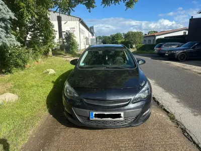 Gebraucht Opel Astra 165 PS (121 kW) 2013 Schwarz Kombi