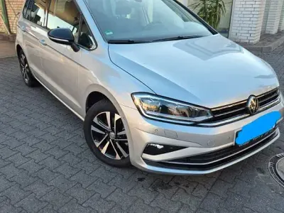 Używany VW Golf Sportsvan IQ Drive 116 KM (85 kW) 2019 Srebrny Minivan