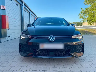 Gebraucht VW Golf VIII R-line 150 PS (110 kW) 2025 Schwarz Limousine