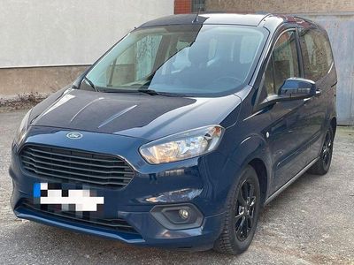 Blau Gebraucht 2019 Ford Tourneo Courier Van / Kleinbus | 7.999 € (Fairer Preis)