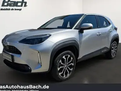 Gebraucht Toyota Yaris Cross Team 116 PS (85 kW) 2023 Silber SUV
