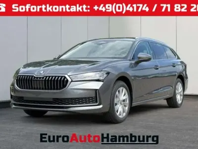 Neu Skoda Superb Selection 150 PS (110 kW) 2026 Graphitegrau metallic/grau Kombi