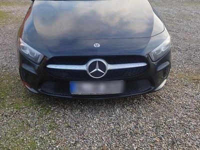 Schwarz Gebraucht 2019 Mercedes A200 Kleinwagen | 15.800 €