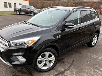 Gebraucht Ford Kuga Titanium 150 PS (110 kW) 2017 Schwarz SUV