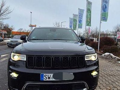 Gebraucht Jeep Grand Cherokee Overland 250 PS (183 kW) 2017 Schwarz SUV