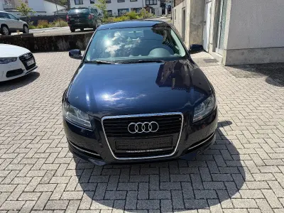 Gebraucht Audi A3 105 PS (77 kW) 2013 Blau Limousine