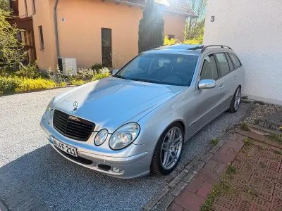 Gebraucht Mercedes E220 150 PS (110 kW) 2003 Silber Kombi
