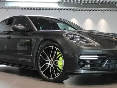 Gebraucht Porsche Panamera 4 Platinum Edition 462 PS (339 kW) 2023 Vulkangrau Kombi