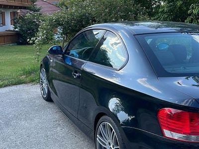 Second-hand BMW 120 Performance 177 CP (130 kW) 2009 Negru Hatchback