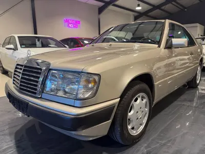 Gebraucht Mercedes E230 132 PS (97 kW) 1988 Silber Coupé