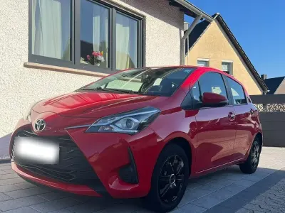 Gebraucht Toyota Yaris Comfort 69 PS (50 kW) 2017 Rot Kleinwagen
