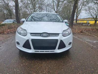 Usata Ford Focus 182 CV (133 kW) 2012 Bianco Station wagon