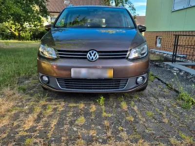 Gebraucht VW Touran Life 140 PS (102 kW) 2013 Braun Van / Kleinbus