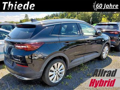 Second-hand Opel Grandland X Ultimate 300 CP (220 kW) 2021 Negru SUV