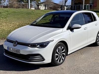 Gebraucht VW Golf VIII Active 150 PS (110 kW) 2022 Weiß Limousine