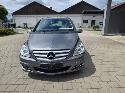 Gebraucht Mercedes B180 116 PS (85 kW) 2009 Mountaingrau  met. Van / Kleinbus