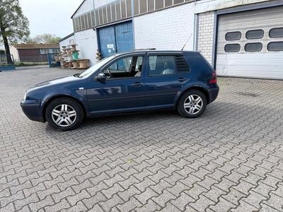 Usata VW Golf IV 75 CV (55 kW) 2003 Blu Utilitaria