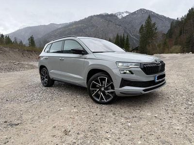 Gebraucht Skoda Karoq SportLine 190 PS (139 kW) 2024 Grau SUV