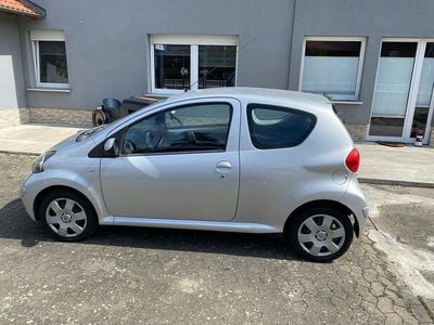 Usata Toyota Aygo 68 CV (50 kW) 2005 Argento Utilitaria