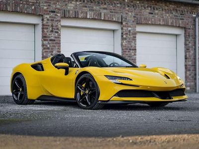 Gebraucht Ferrari SF90 999 PS (734 kW) 2024 Giallo modena Cabrio