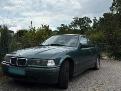 Gebraucht BMW 318 115 PS (84 kW) 1998 Grün Limousine