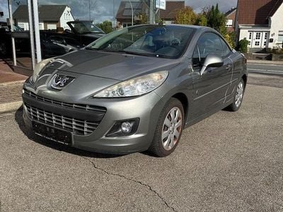 Grau Gebraucht 2011 Peugeot 207 CC Roland Garros Cabrio | 4.700 € (Fairer Preis)