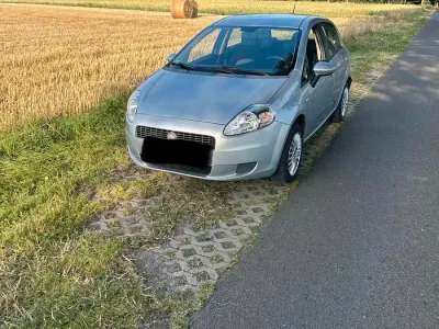 Gebraucht Fiat Grande Punto 65 PS (47 kW) 2008 Grau Kleinwagen