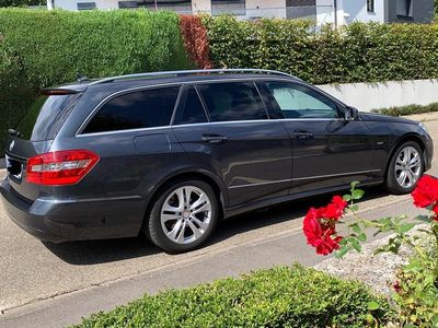 Gebraucht Mercedes E200 Avantgarde 184 PS (135 kW) 2011 Grau Kombi