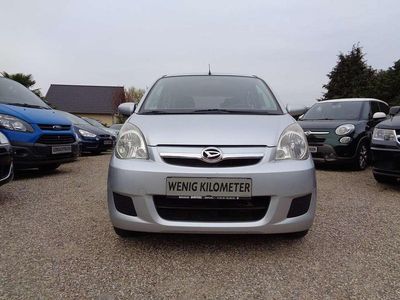 Gebraucht Daihatsu Cuore 58 PS (42 kW) 2008 Silber grau Kleinwagen