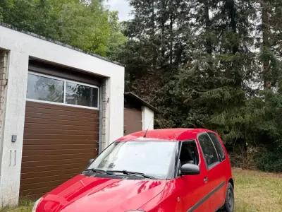 Gebraucht Skoda Roomster 64 PS (47 kW) 2009 Rot Van / Kleinbus