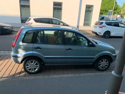 Gebraucht Ford Fusion 80 PS (58 kW) 2004 Blau Kleinwagen