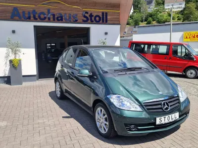Gebraucht Mercedes A180 Edition 116 PS (85 kW) 2009 Deltagruen  metalliclack Kleinwagen