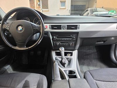 Second-hand BMW 318 122 CP (89 kW) 2006 Argintiu Berlinǎ