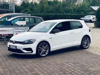 Second-hand VW Golf VII R 310 CP (228 kW) 2017 Alb Berlinǎ