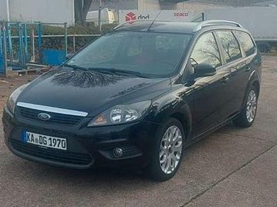 Rot Gebraucht 2008 Ford Focus Ambiente Kombi | 2.900 € (Fairer Preis)
