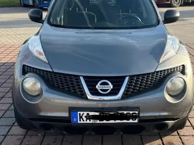 Używany Nissan Juke Acenta 110 KM (80 kW) 2011 Szary SUV
