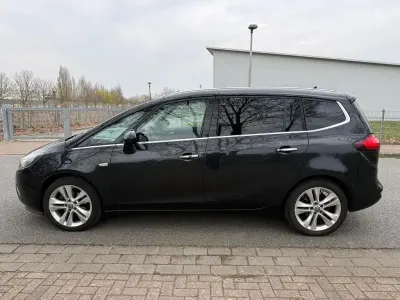 Gebraucht Opel Zafira Tourer Innovation 131 PS (96 kW) 2012 Schwarz Van / Kleinbus
