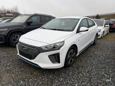 Weiß Gebraucht 2016 Hyundai Ioniq Trend Kleinwagen | 8.690 €