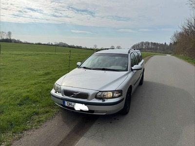 Second-hand Volvo V70 140 CP (102 kW) 2002 Argintiu Break