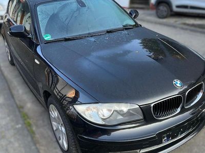 Gebraucht BMW 118 143 PS (105 kW) 2010 Schwarz Kleinwagen