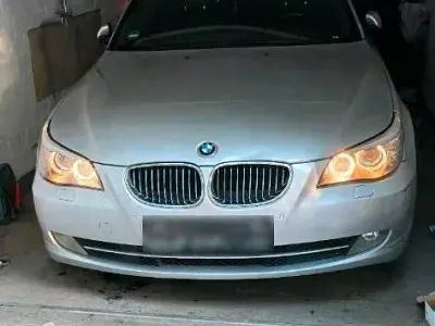 Gebraucht BMW 525 197 PS (144 kW) 2008 Silber Limousine