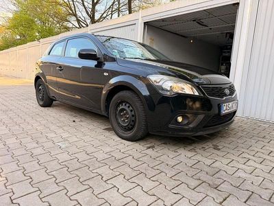 Gebraucht Kia ProCeed DREAM-TEAM Edition 90 PS (66 kW) 2012 Schwarz Kleinwagen