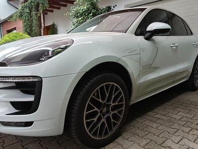 Porsche Macan S