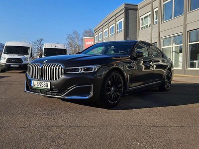 Gebraucht BMW 730 265 PS (194 kW) 2020 Grau metallic Limousine