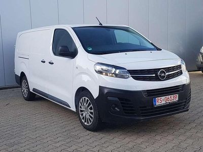 Second-hand Opel Vivaro Edition 144 CP (105 kW) 2023 Alb Monovolum