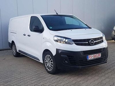Weiß Gebraucht 2023 Opel Vivaro Edition Van / Kleinbus | 25.999 € (Etwas zu teuer)
