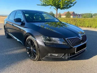 Gebraucht Skoda Superb LAURIN & KLEMENT 190 PS (139 kW) 2017 Schwarz Limousine